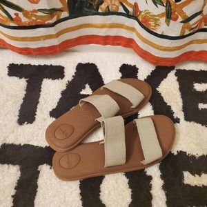 Sanuk Tan Sandals